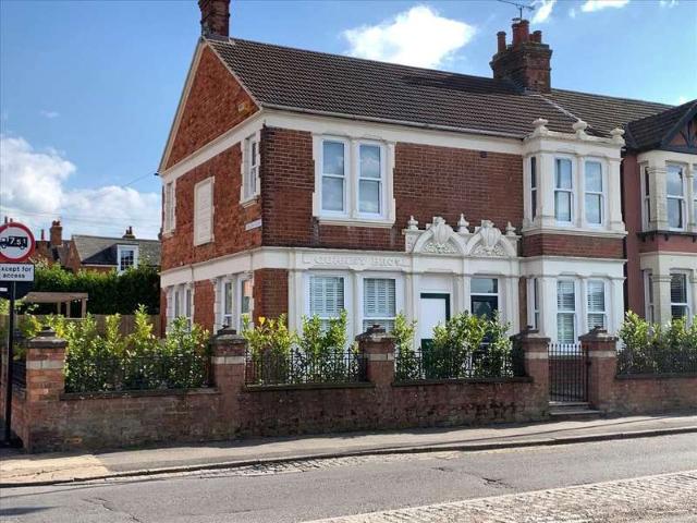 Cottage for sale in Wolverton and Greenleys, Old Wolverton