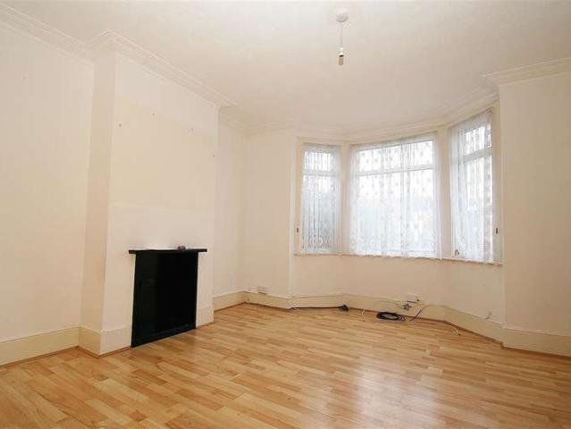 Terraced House for rent in Hayes, Hayes