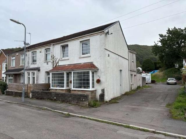 Cottage for sale in Baglan