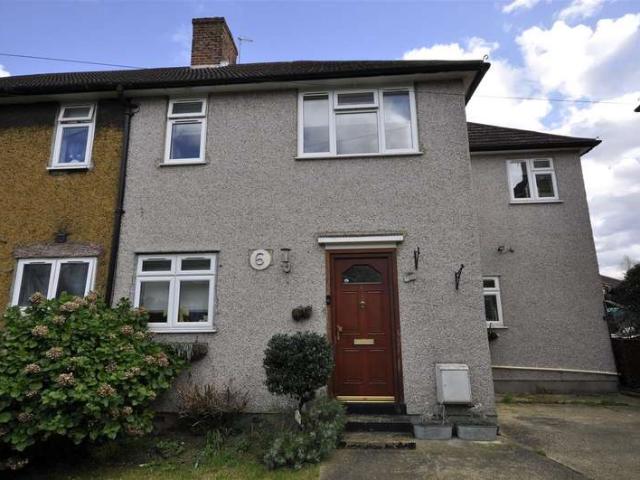 Terraced House for sale in Dagenham, Becontree Heath Terraced House for sale in Dagenham, Becontree Heath