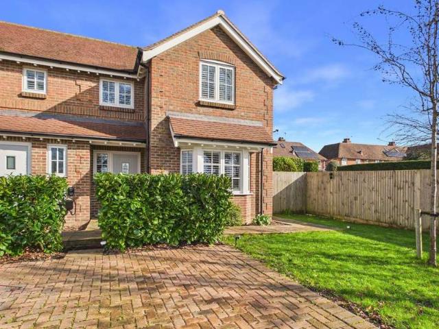 Cottage for sale in Clapham