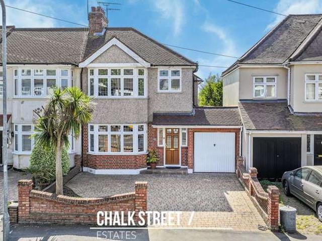 Cottage for sale in Ardleigh Green, Greater London