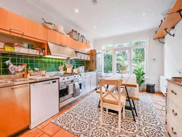 Terraced House for sale in Grove Park, Grove Park