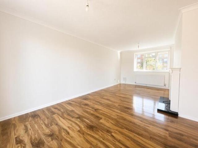 Cottage for rent in London Borough of Enfield, Greater London