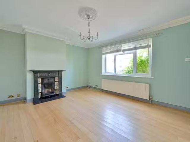 House for rent in Worcester Park, Greater London