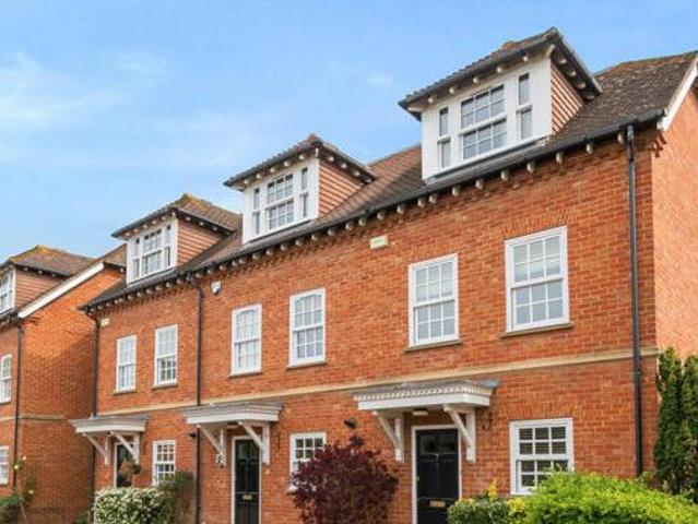 House for rent in Blackhills, Surrey