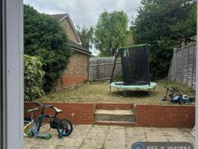Cottage for rent in London Borough of Ealing, Greater London