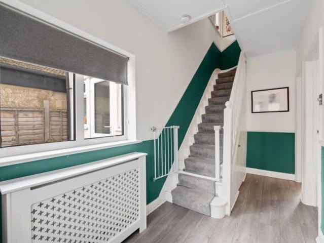 Cottage for rent in Petts Wood, Greater London