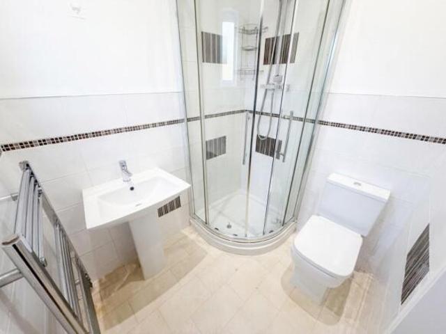 Cottage for rent in Markland Hill, Bolton