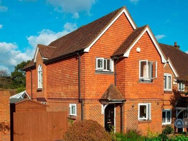 House for rent in Fole, Surrey