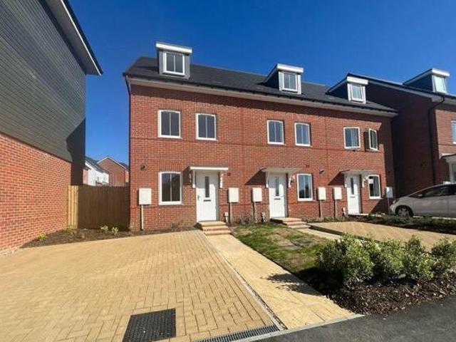 House for rent in Perryfields, West Sussex