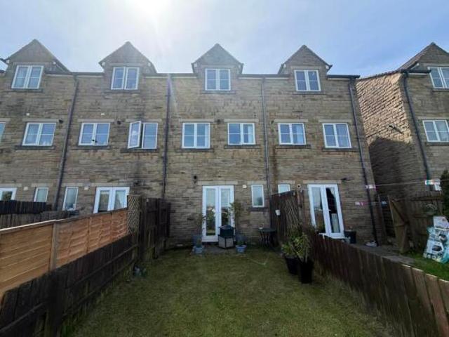 Cottage for rent in Queensbury, West Yorkshire