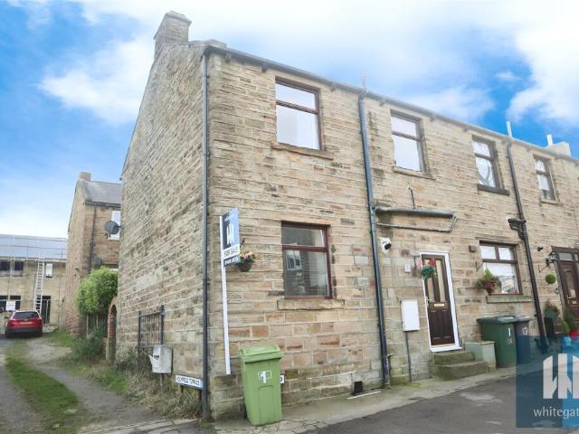 Terraced House for rent in Clayton West