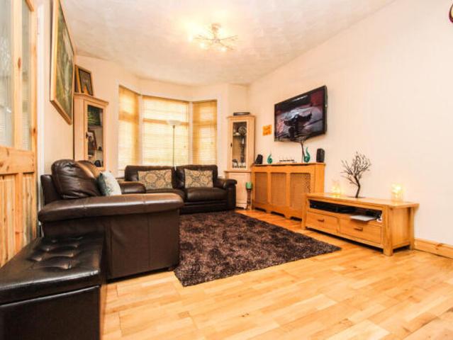 Cottage for rent in Holywell Estate, North Watford
