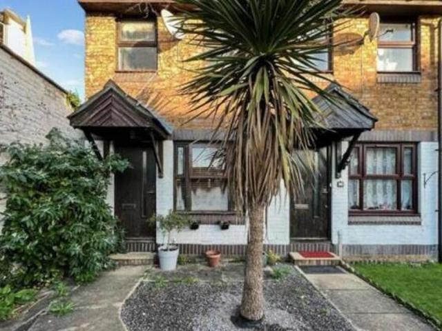 Cottage for rent in Cat Hill