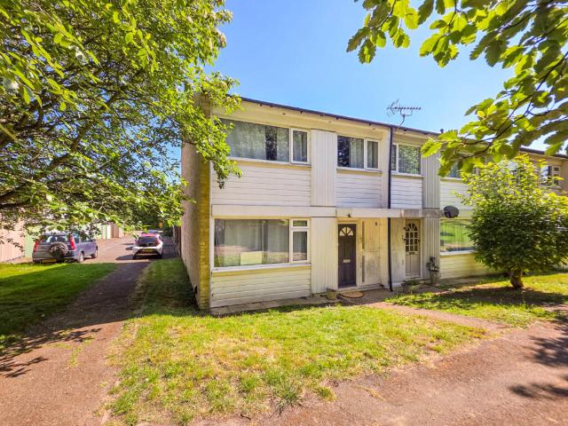 Terraced House for rent in St Albans