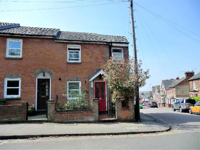 Terraced House for rent in St Albans