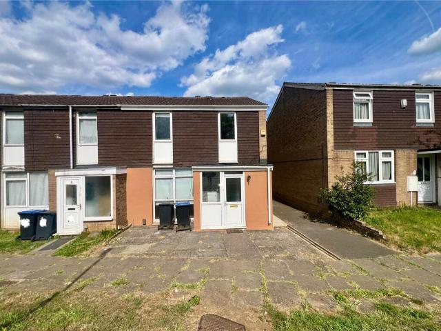 Terraced House for rent in Northampton