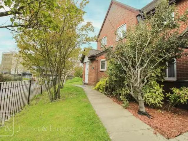 House for rent in Mile End, Fordham Heath