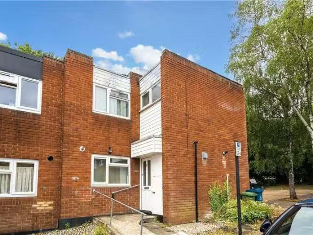House for rent in Little Stanmore, Greater London
