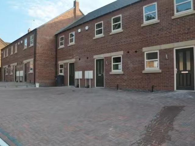 House for rent in Winshill, Beamhurst