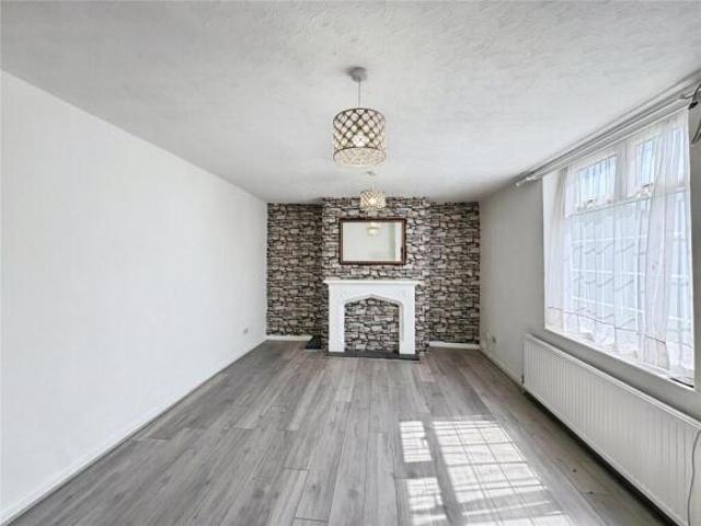 Cottage for rent in Balby, Doncaster