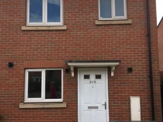 Terraced House for rent in Coventry