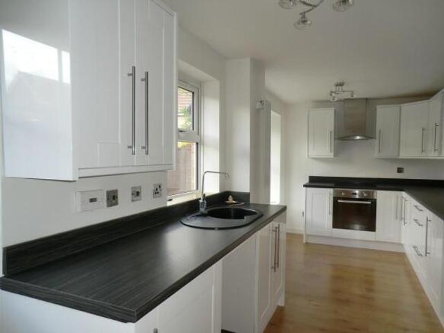 Cottage for rent in Binley, West Midlands