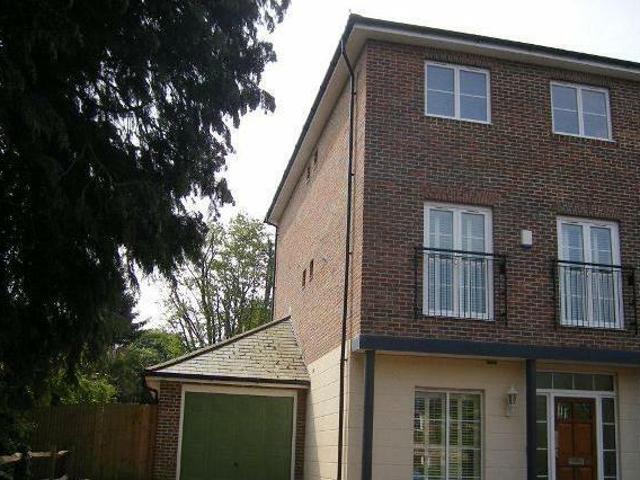 House for rent in Sleepers' Hill, Hampshire