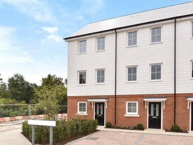 House for rent in Lyons, Greater London