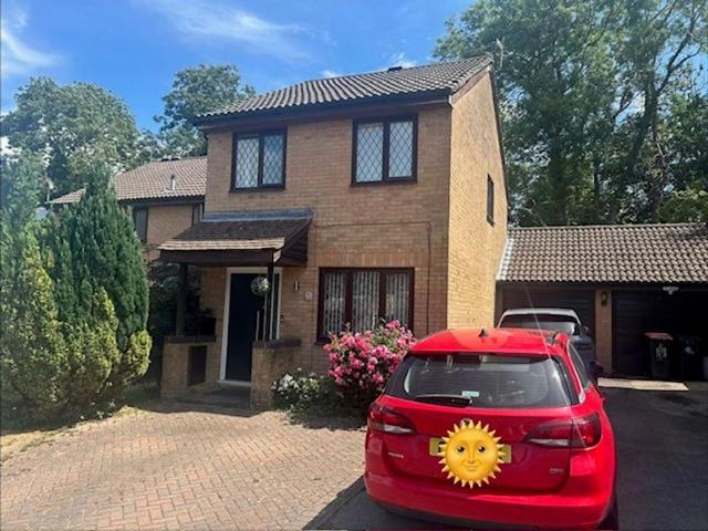 House for sale in Broadfield, Crawley