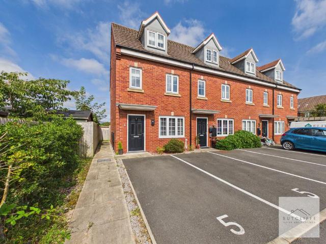House for sale in Cabus, Lancashire