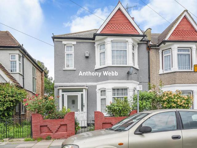 House for sale in Scotch Estate, Hornsey