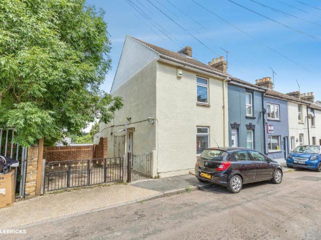 House for sale in Luton, Chatham