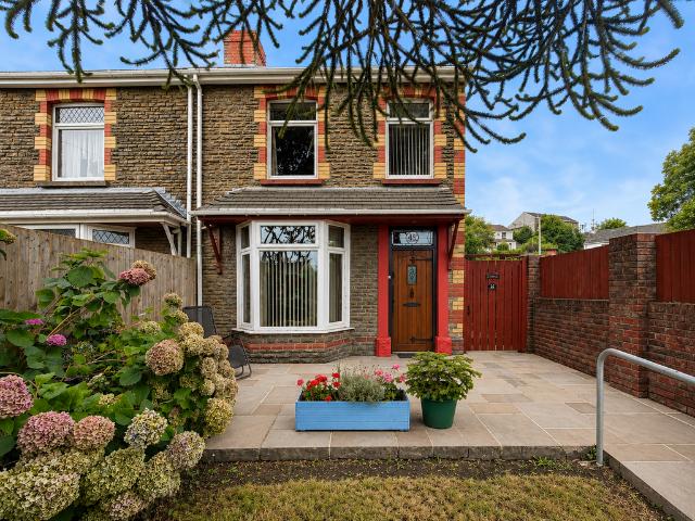 House for sale in Dyffryn Clydach, Neath Abbey
