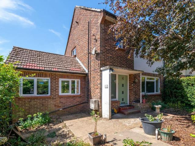 House for sale in Woodhatch, Red Hill