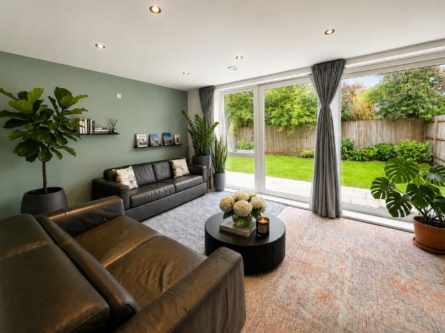 House for sale in Harlesden, Greater London