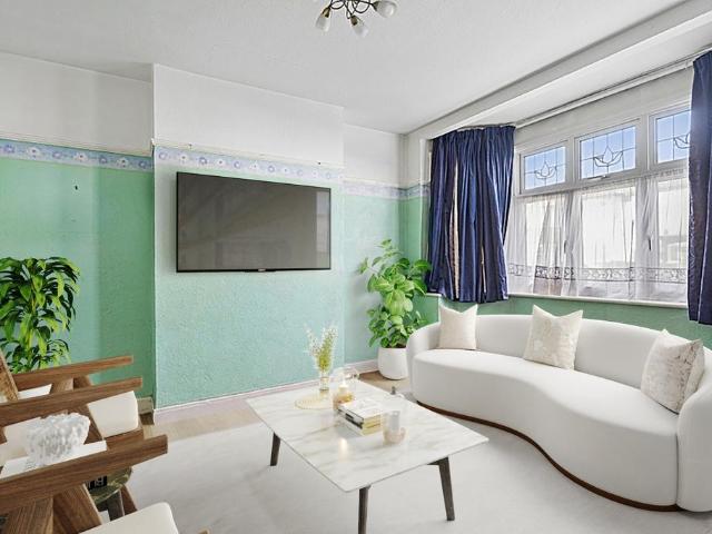 House for sale in Harrow Weald, Greater London