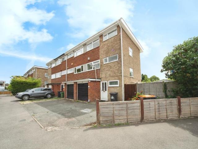 House for sale in Woodside Estate, Houghton Regis