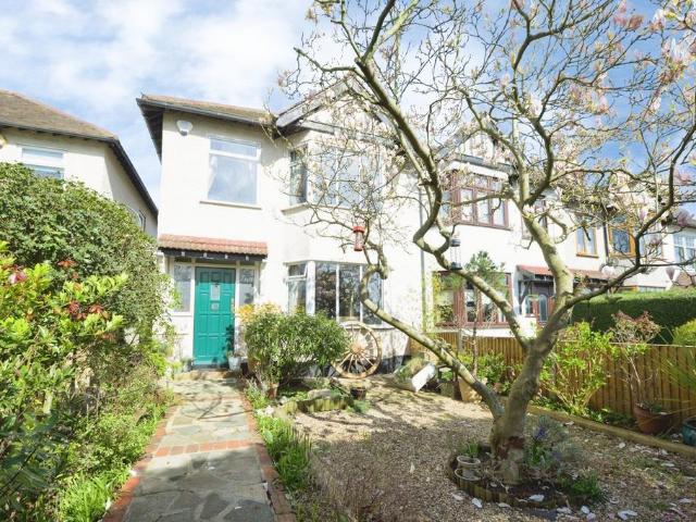 House for sale in Hornchurch, Greater London