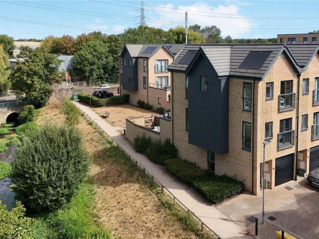 House for sale in Hackbridge, Greater London