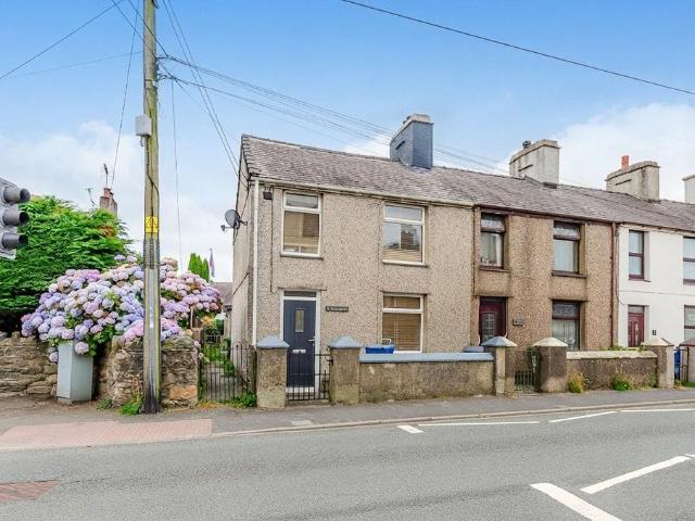 House for sale in Llanrug, Wales