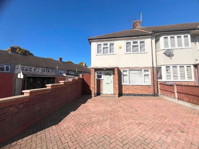 House for sale in Harold Wood, Greater London