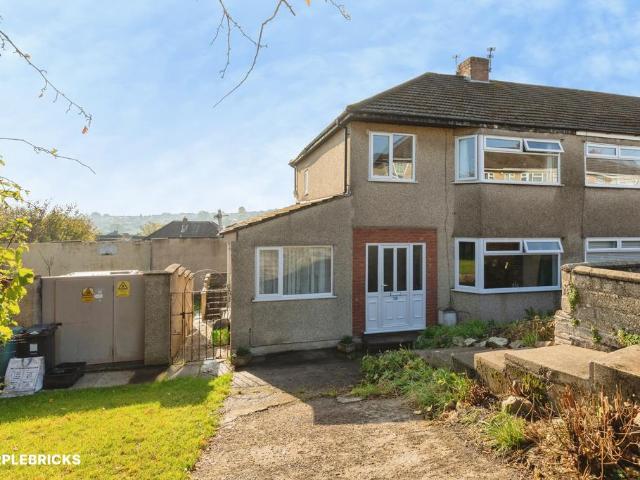 House for sale in Kingswood