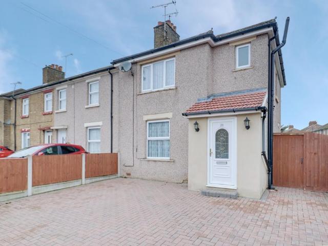House for sale in Aveley, Essex