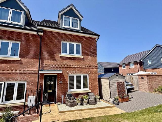 House for sale in Llangyndeyrn, Carway
