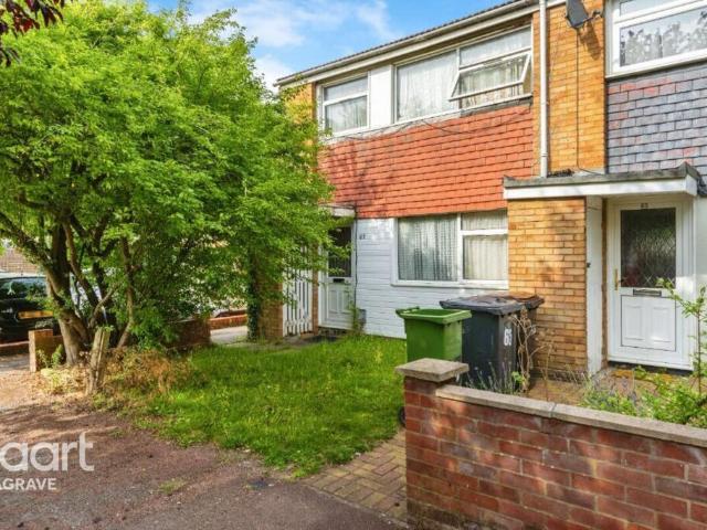 House for sale in Marsh Farm, Luton