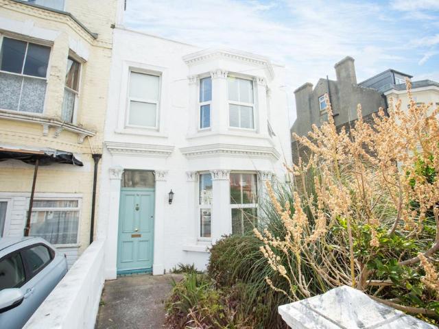 House for sale in Cliftonville West, Acol