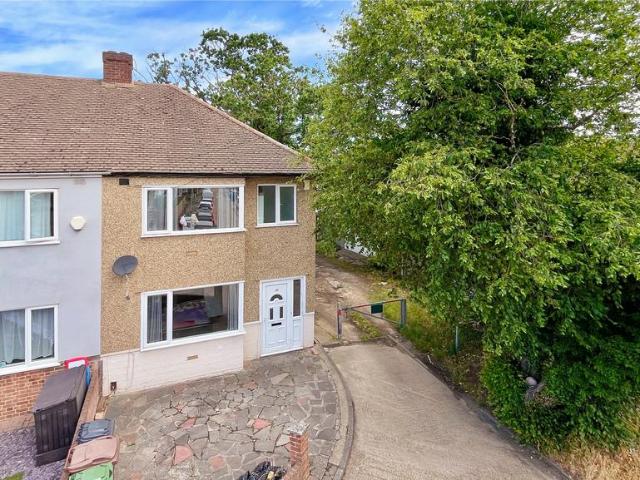 House for sale in Marks Gate, Greater London