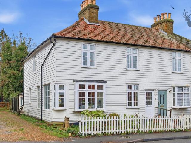 House for sale in Chigwell, Epping